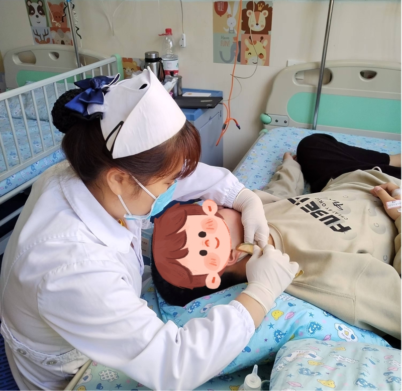 警惕，孩子擠眉弄眼愛搞怪，可能是小兒抽動癥！桂林市中醫(yī)醫(yī)院銅砭刮痧來幫忙