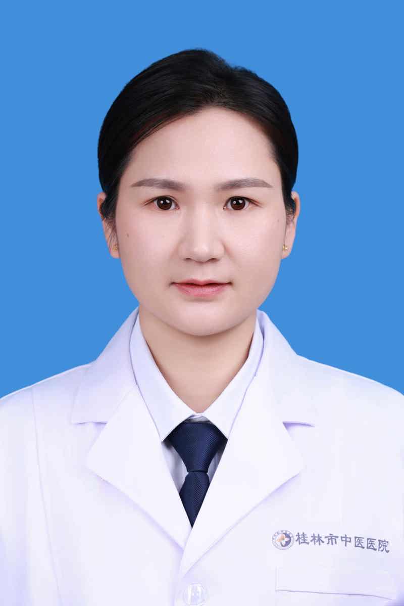 黃秋琴 