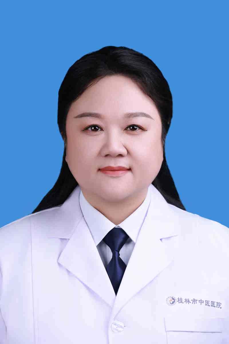 嚴莉