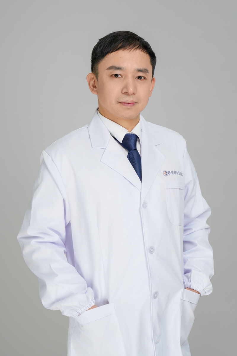名醫推薦|婦科副主任尹茳平：婦科腫瘤“克星”，深耕微創技術呵護女性健康